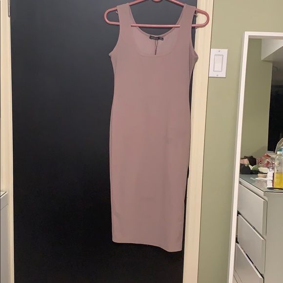 Tank dress with slit in the back | simplicity | date night | work - Picture 2 of 4